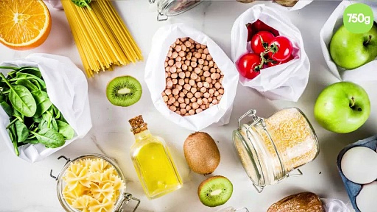 Mousse de cresson en agar-agar à la purée d'amandes, émulsion d'amandes