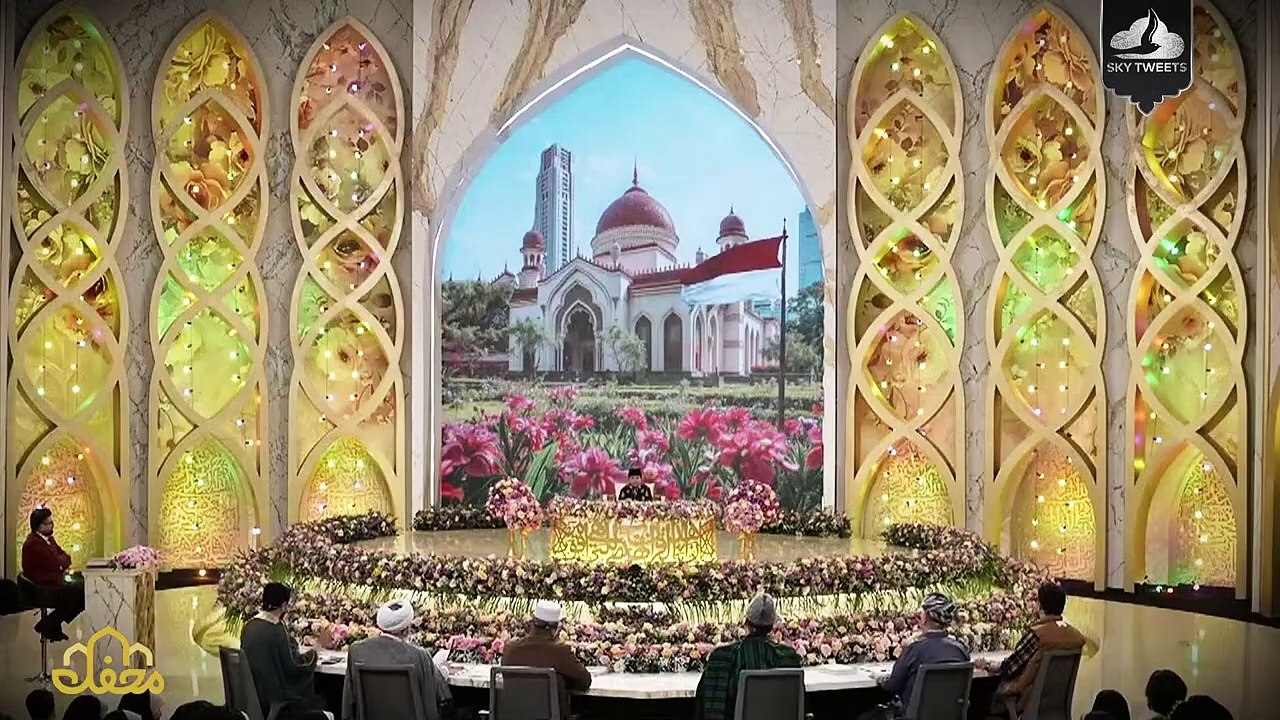 تباكي الشاب الاندونيسي وتسبب في انبهار أعضاء لجنة التحكيم حتي طلبوا منه اعادة التلاوة ! محمد الفارو