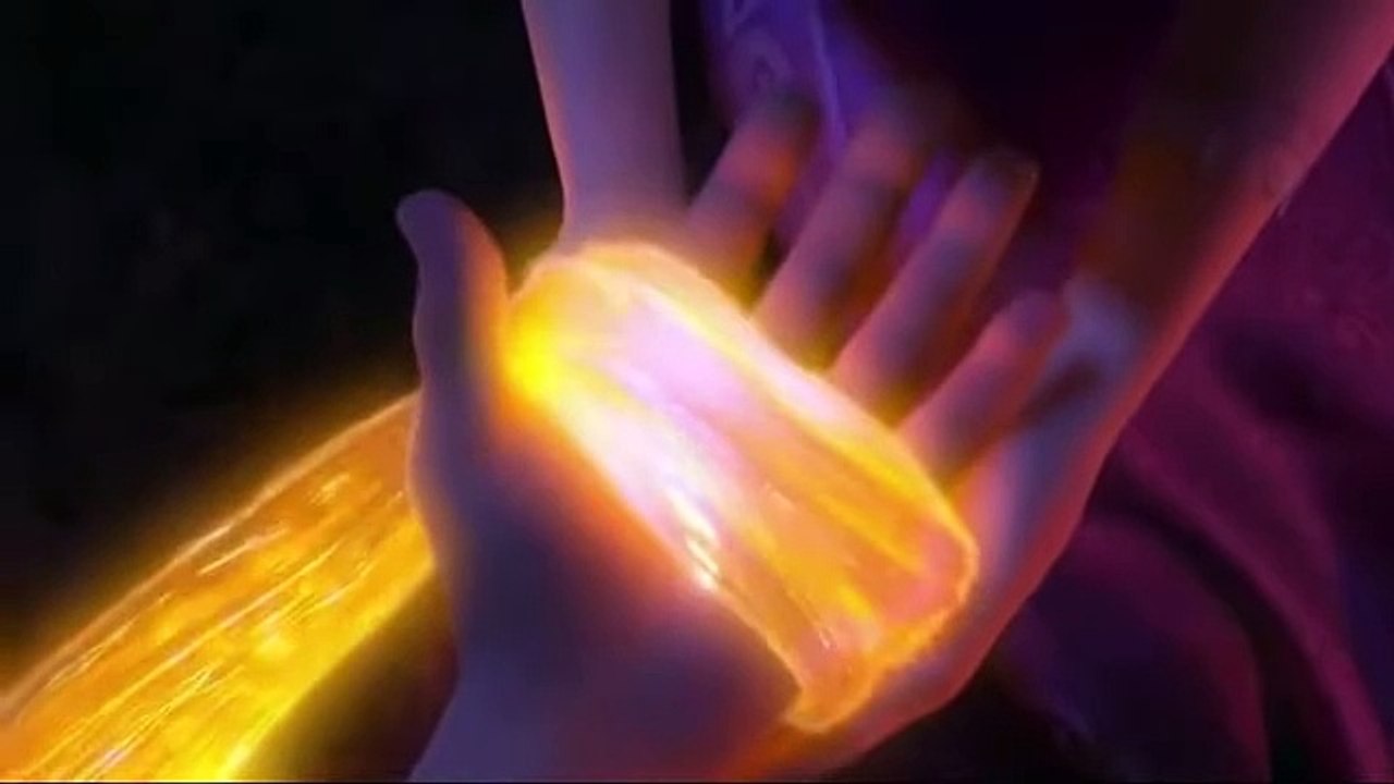 Tangled (2010): Flynn Rider Stealing the Crown scene in Hindi | Tangled 10th Anniversary