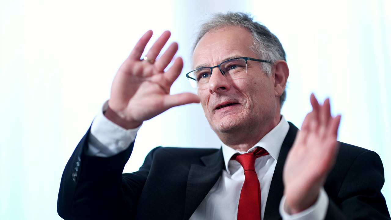 Marterbauer stimmt finanziell auf 'harte Jahre' ein