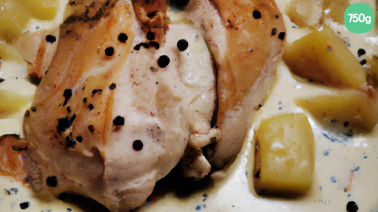 Poularde crème flambé au whisky et pommes poivrées