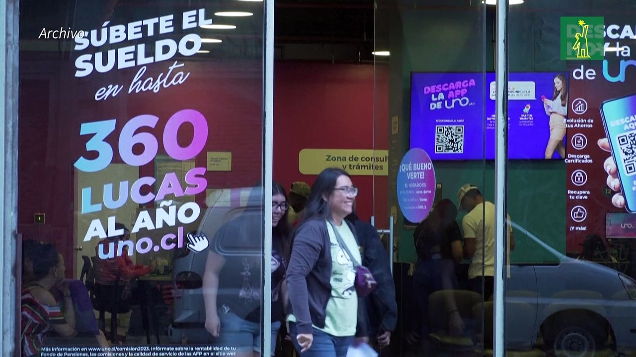 Chile promulga esperada reforma al sistema de pensiones instaurado por Pinochet