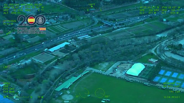 La policía sobrevuela el cauce del Manzanares y no da más de si: la imagen aérea impresiona