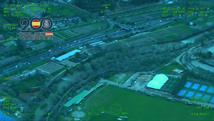 La policía sobrevuela el cauce del Manzanares y no da más de si: la imagen aérea impresiona
