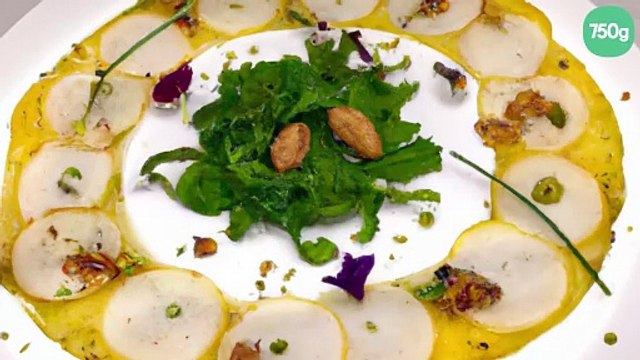 Carpaccio de noix de Saint Jacques et poires vinaigrette aux algues