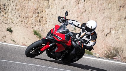 Ducati Multistrada V2 S: 'maxitrail' deportiva para 'gourmets'