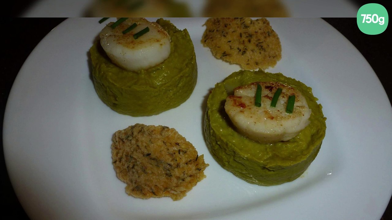 Purée de petits pois à la menthe , noix de Saint-Jacques et tuiles de parmesan