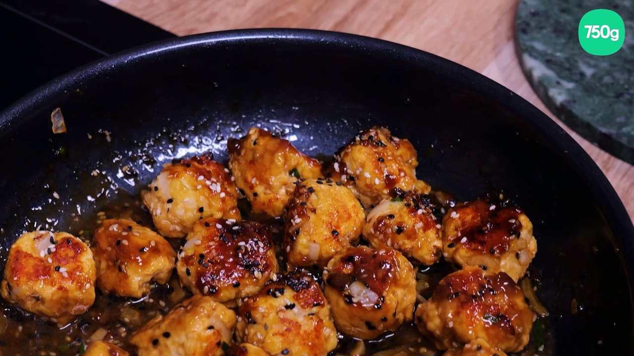 Boulettes de poulet yakitori et riz à l’asiatique