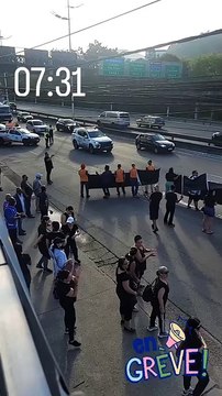 Servidores públicos de Praia Grande fazem greve na entrada da cidade pedindo por reajuste salarial; VÍDEO