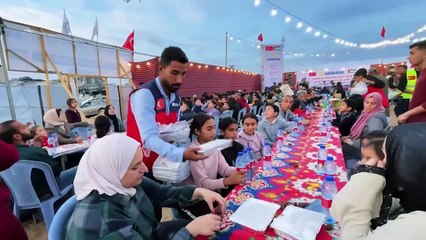 Sadakataşı Gazze’de çadır kent açılışı gerçekleştirdi