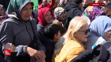 Manisa'da karma töreninde mesir macunu kuyruğu