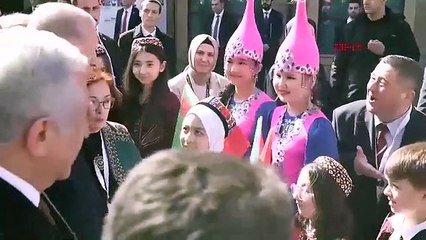 Erdoğan'ı hiç böyle görmediniz: Nevruz ateşi yaktı, üstünden atladı