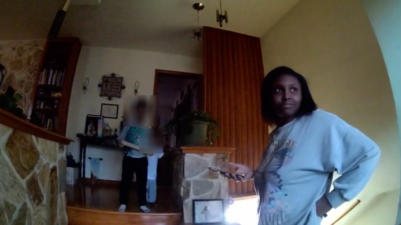 Vierjähriger ruft die Polizei, nachdem seine Mutter sein Eis isst