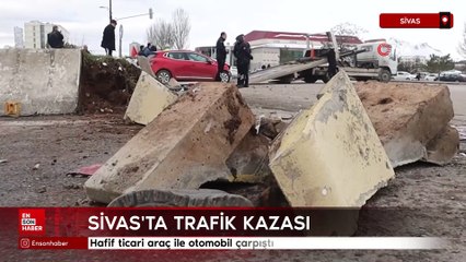 Sivas’ta hafif ticari araç ile otomobil çarpıştı