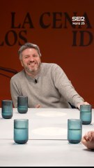 Cucarachas y pizzas en 'La cena de los idiotés'