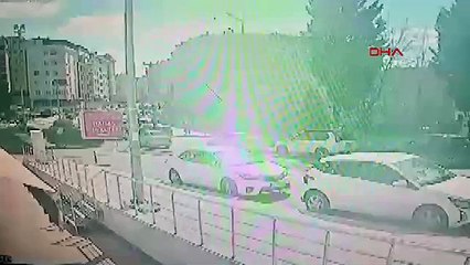 Tekirdağ'da zincirleme kabus kamerada: 3 araca çarpıp, takla attı!