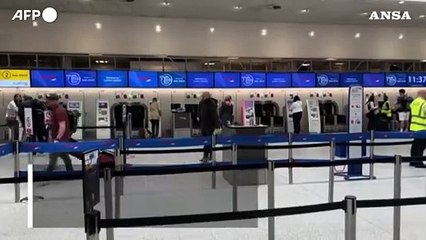 Heathrow chiuso per un incendio: come funzionano i rimborsi aerei