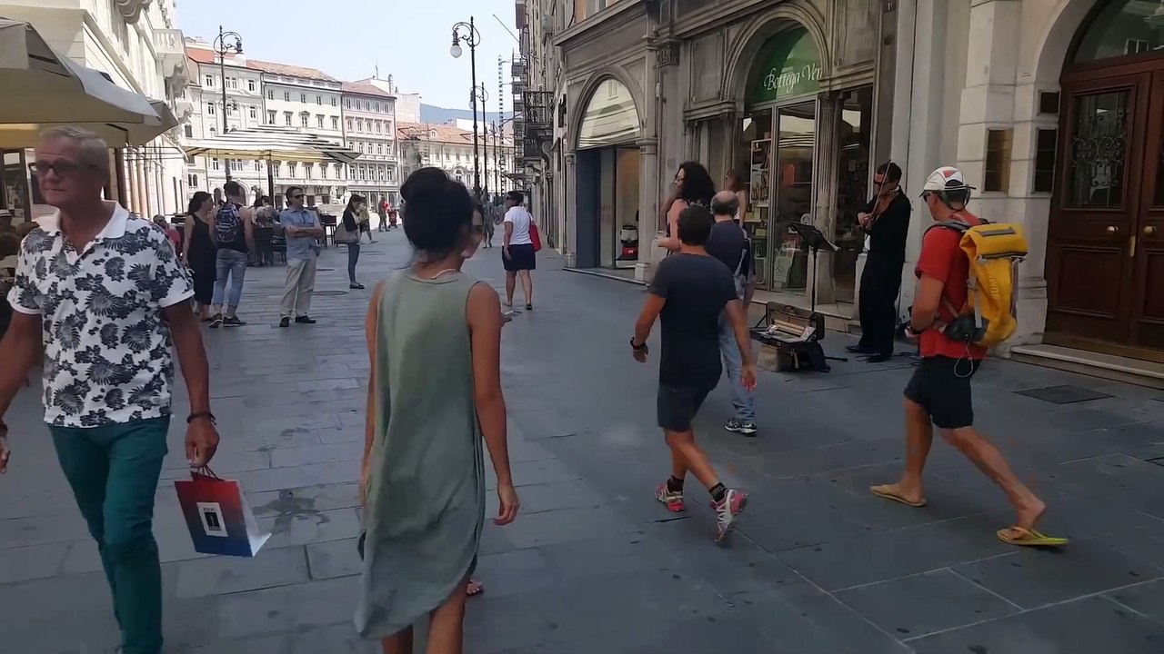 💃 Rima Baransi dancing in Trieste, Italy with violinist Ivo Remenec [Horizontally stabilized]