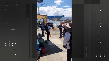 VIDEO: ¡Impactante! Moto ardió en llamas en una fila por gasolina en la avenida Ayacucho