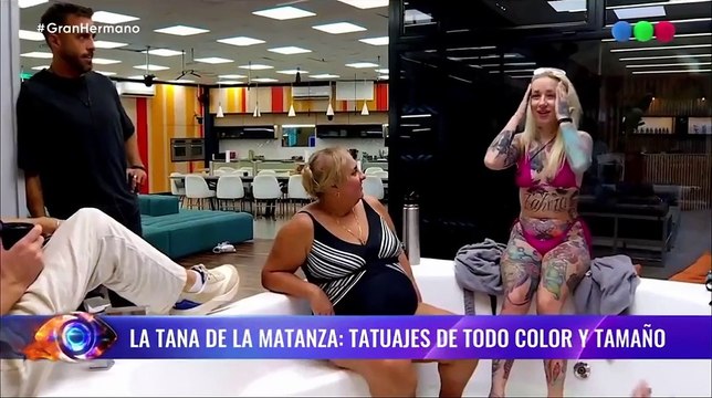 La Tana le mostró a sus compañeros de Gran Hermano su tatuaje más íntimo en sus genitales