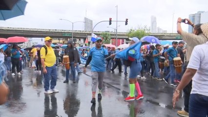Docentes en la capital marchan a la Asamblea Nacional