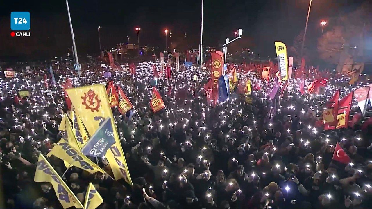 Özgür Özel: Yiğidim aslanım, bu akşam da sizden ayrı, orada, Vatan'da yatıyor yiğidim aslanım!