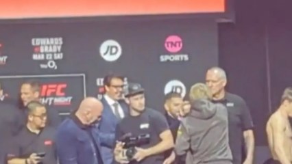 Pimblett y Topuria se saludan en UFC Londres