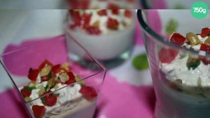 Panacotta de roquefort et crème aux noix