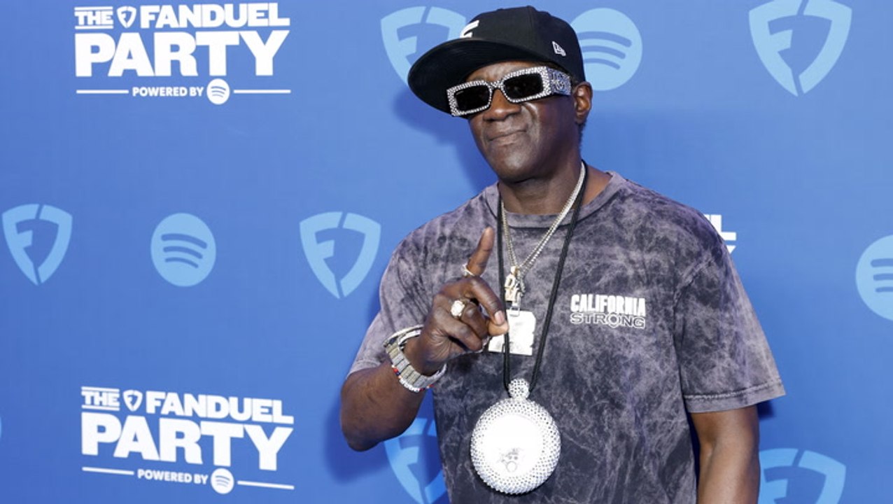 Flavor Flav recalls infamous moment Flavor of Love contestant pooped on floor: 'You could smell it through the TV'