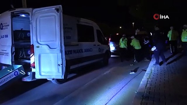 Özel halk otobüsüyle çarpışan araçtan yola fırlayan genç kız hayatını kaybetti