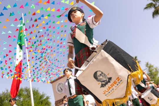 Realizan en Juárez desfile por el 219 aniversario del natalicio de Benito Juárez