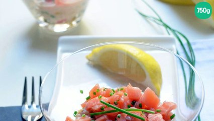 Tartare de saumon épicé sur lit de quinoa