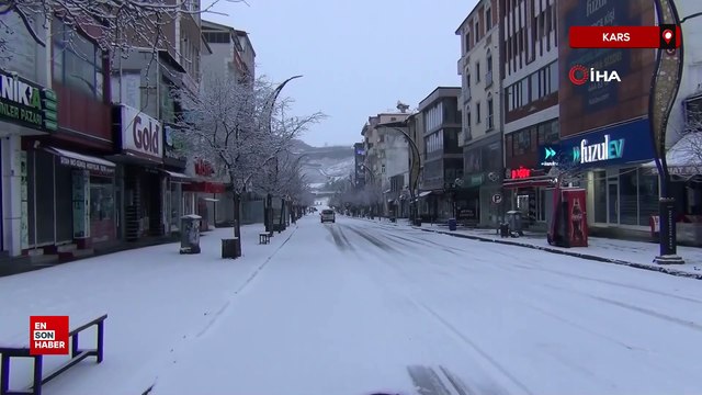 Kars beyaz örtüyle kaplandı