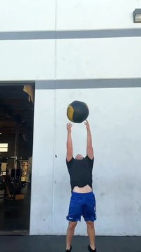 Ce pratiquant de crossfit casse une vitre