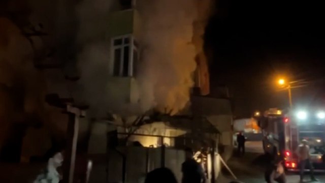 Tekirdağ'da ev yangını; 1 ağır yaralı, 4 kişi dumandan etkilendi