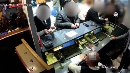 Kuyumcuya sahte altın satmaya çalışan 3 zanlı yakalandı