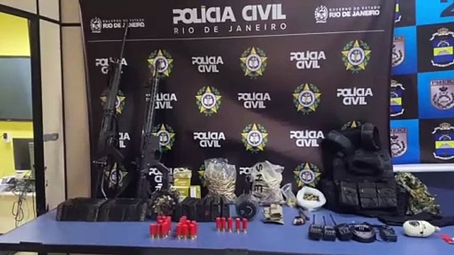 Fuzis e munições são localizados dentro de imóvel em Santa Cruz