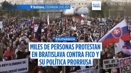 Miles de eslovacos protestan en Bratislava contra el primer ministro Robert Fico y su política prorrusa