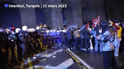 Turquie: des milliers de manifestants à Istanbul en soutien au maire