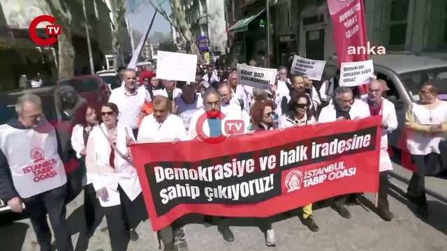 Hekimler, halkın iradesine sahip çıkmak için Saraçhane'ye yürüyor