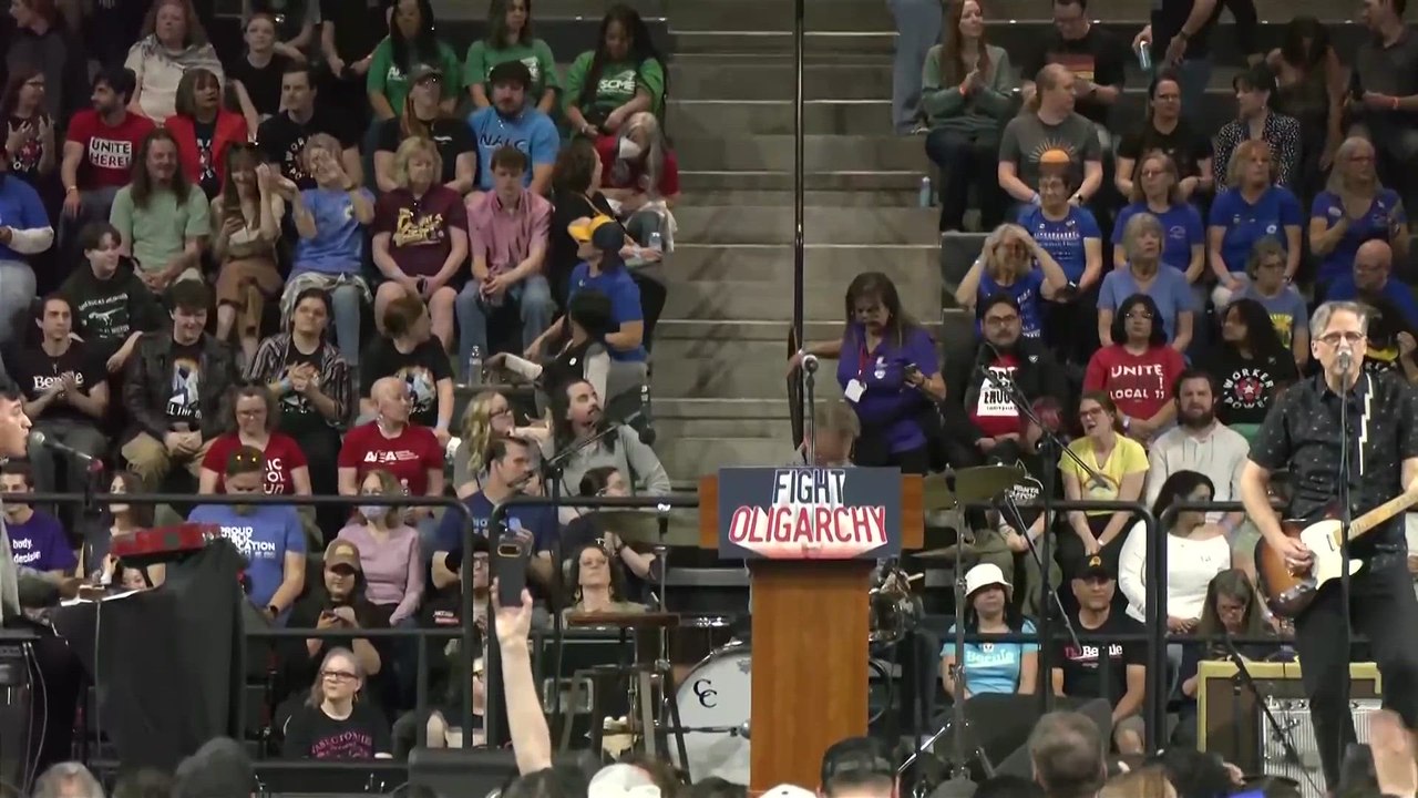 Sanders, AOC rally crowd in Arizona to 'fight oligarchy' and 'defeat Trumpism'