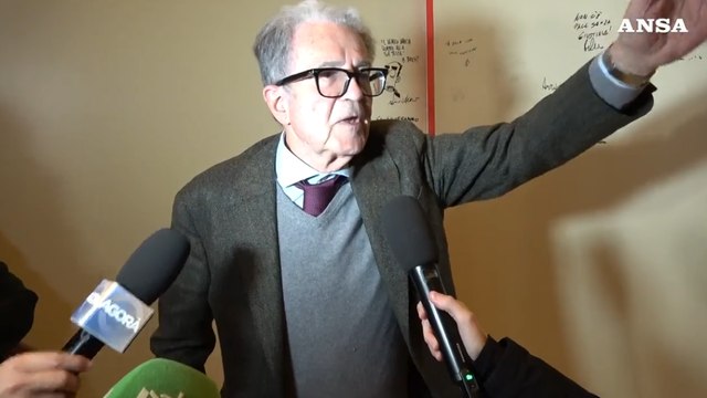 Prodi sbotta con la giornalista su Ventotene: «Che cavolo mi chiede? Ma il senso della storia ce l'ha lei o no?»