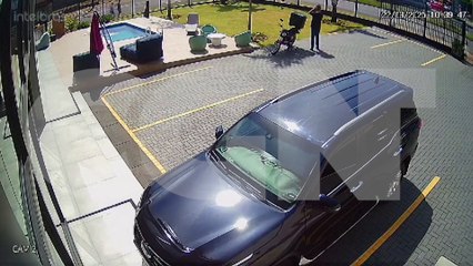 Cascavel 40°C? Não, mas motociclista garante seu refresco do jeito dele