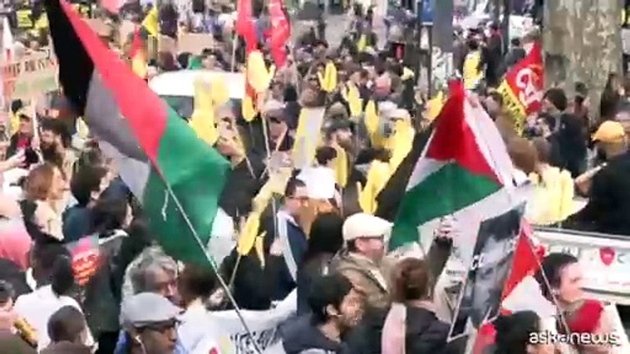 Manifestazioni anti razzismo in centinaia città della Francia