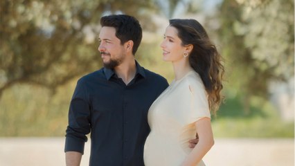 GALA VIDEO - Rajwa de Jordanie : son mari, le prince Hussein, dévoile une adorable photo avec leur petite Iman, le bonheur total !