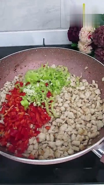 Bu tarif alışkanlık yapacak !😉 PATATES ve TAVUK Eti ❗ #keşfet #anayemek #shorts (online-video-cutter.com)