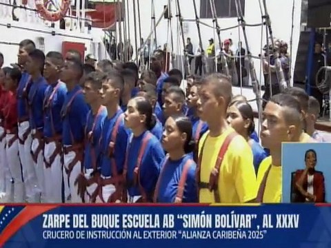 Buque Escuela Simón Bolívar izó estandarte Invicto de la Armada Bolivariana