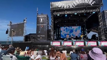 WATCH | Sutherland Shire teen band Beanstalk BellJar at an Australia Day concert