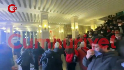 Saraçhane'ye biber gazlı müdahale: 'Bizi buradan çıkartamazlar'