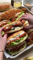 CHEESY DYNAMITE CHICKEN BUNS